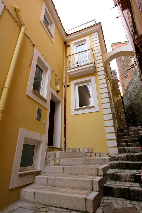 Il Viaggiatore Gaeta Medievale B&B Exterior photo